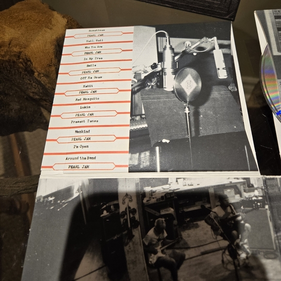 Pearl Jam cd pkg. - Picture 4 of 4